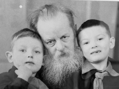 Дети его любили